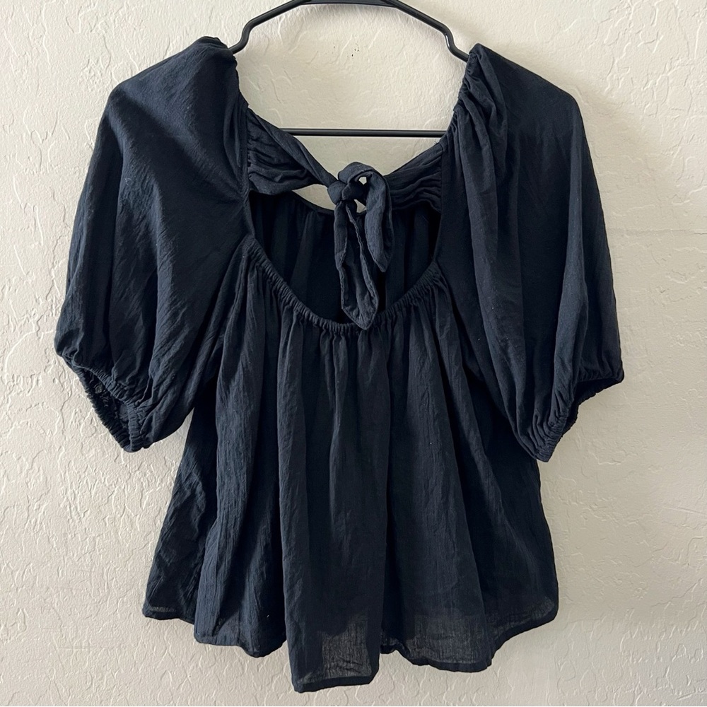 Old Navy Puff-Sleeve Cutout Tie-Back Swing Blouse - Picture 5 of 9